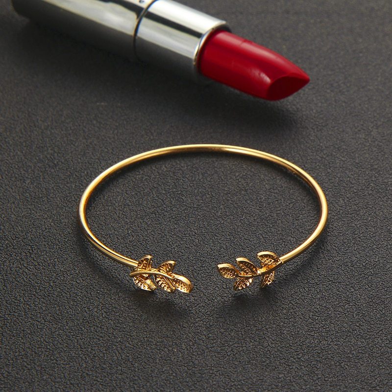 4 Sets of Women Bracelets