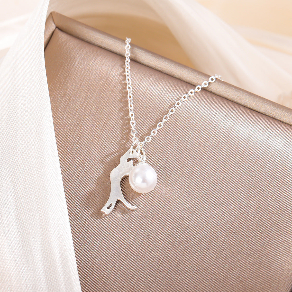 Cat Pearl Pendant Necklace
