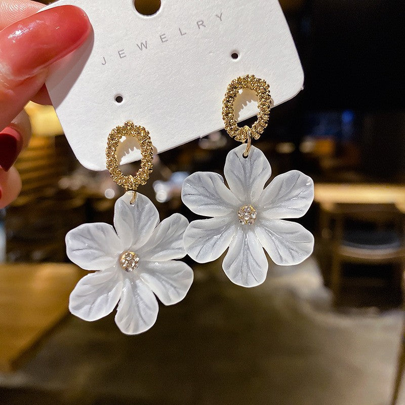 Boucles d'oreilles élégantes en acrylique avec fleurs