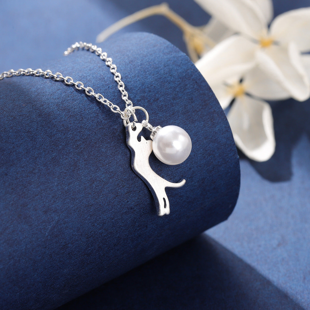 Cat Pearl Pendant Necklace