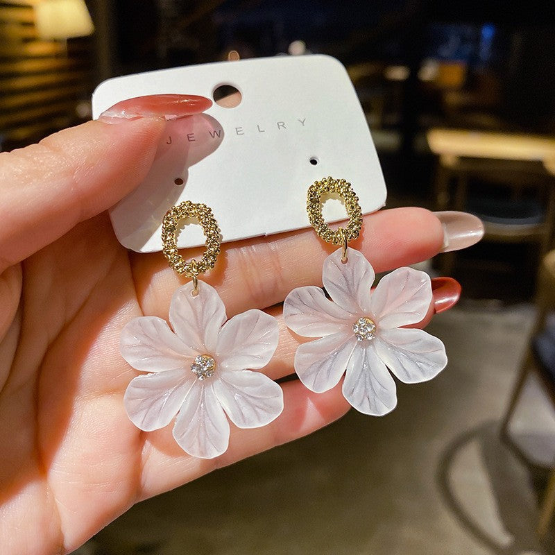 Boucles d'oreilles élégantes en acrylique avec fleurs