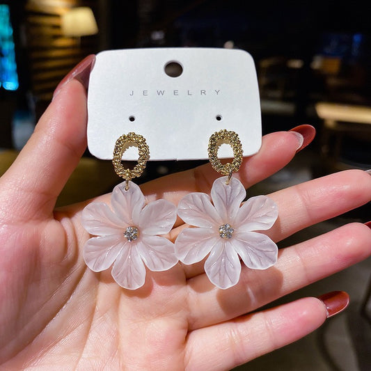 Boucles d'oreilles élégantes en acrylique avec fleurs